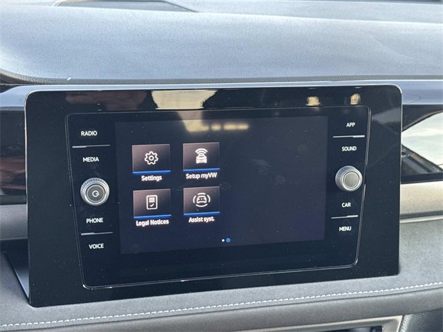 Used 2025 Volkswagen Taos SE image 13