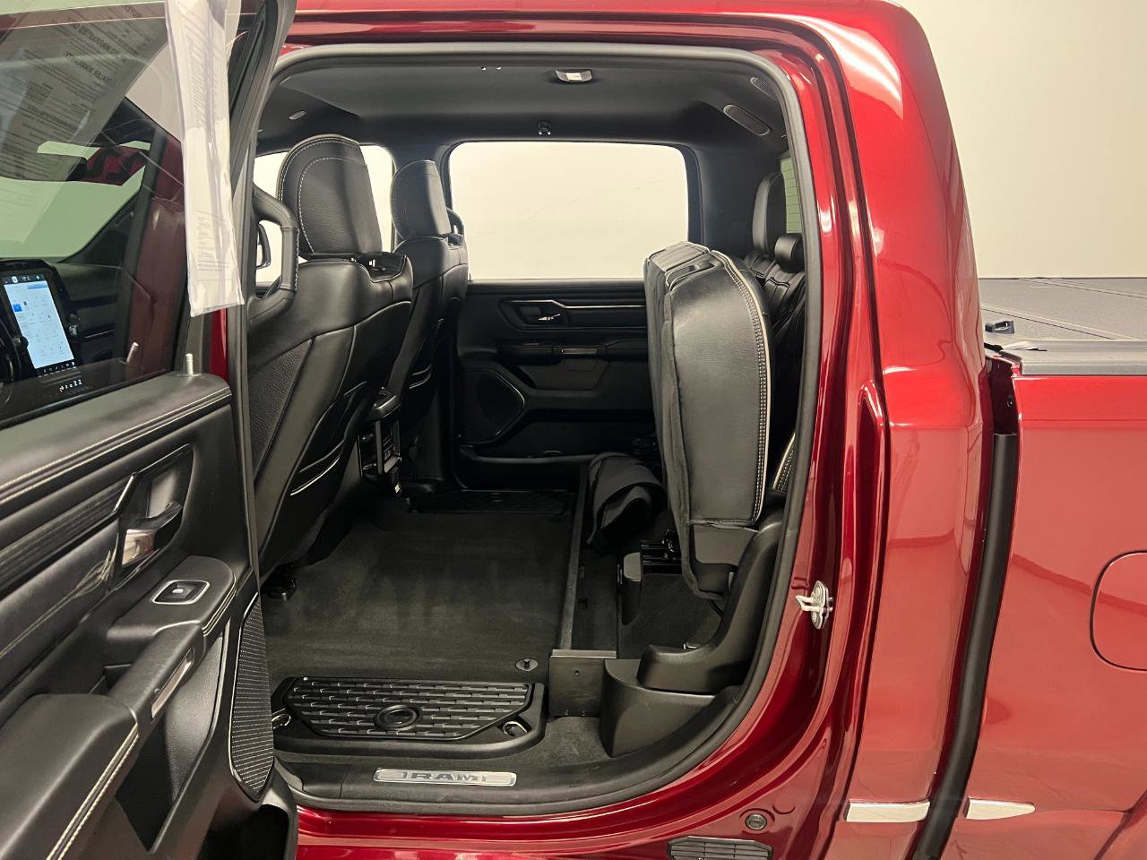 Used 2022 RAM 1500 Limited w/ Body Color Bumper Group AWD/4WD image 56
