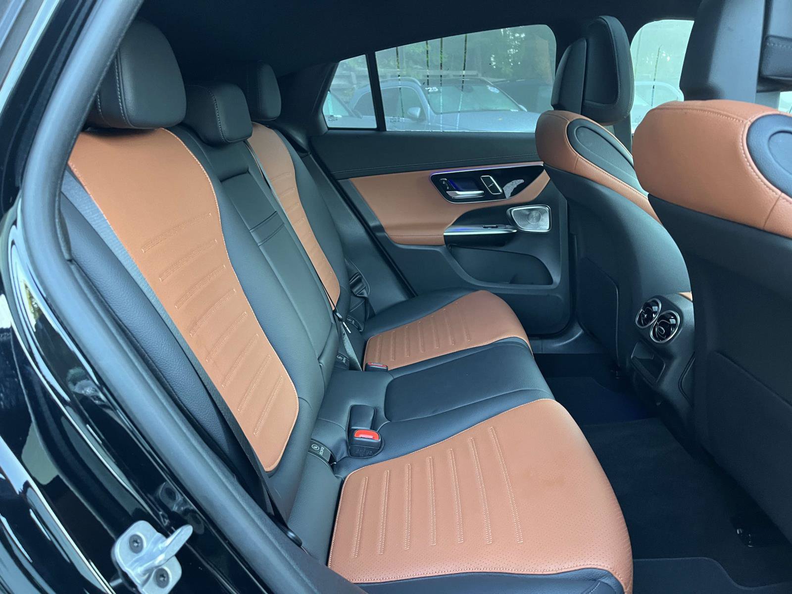 Used 2024 Mercedes-Benz GLC 300 4MATIC image 50