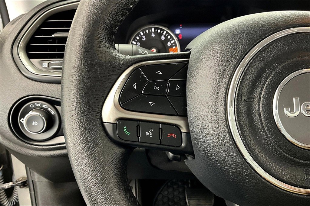 Used 2022 Jeep Renegade Limited image 18