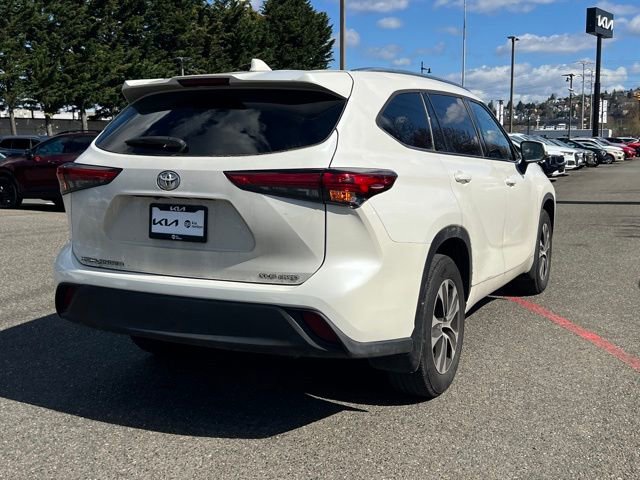 Used 2021 Toyota Highlander XLE image 7
