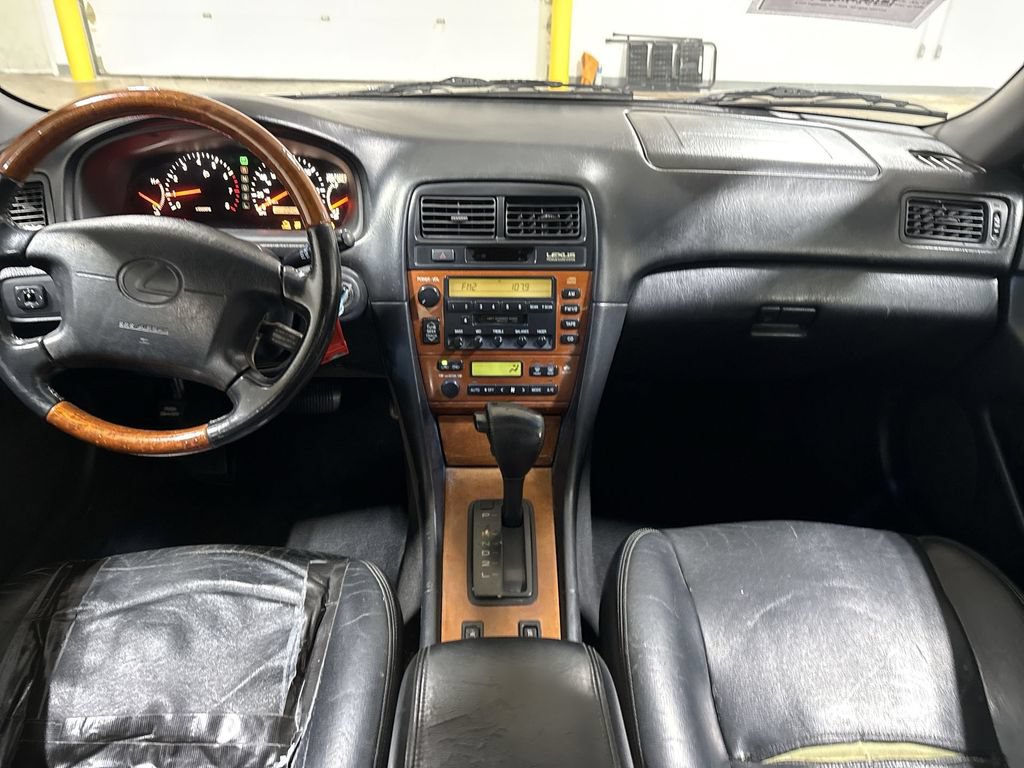 Used 2000 Lexus ES 330 FWD image 10