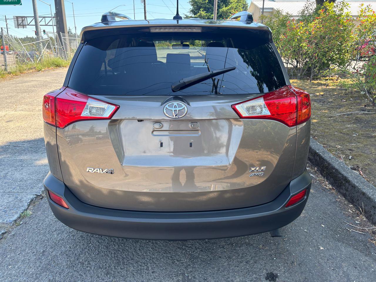 Used 2014 Toyota RAV4 XLE AWD/4WD image 27