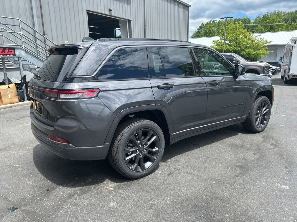 New 2026 Jeep Grand Cherokee Limited AWD/4WD image 3