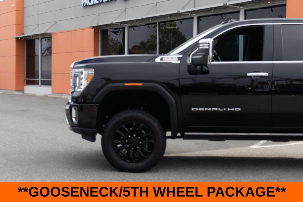 Used 2022 GMC Sierra 2500 Denali w/ Denali Black Diamond Edition AWD/4WD image 5