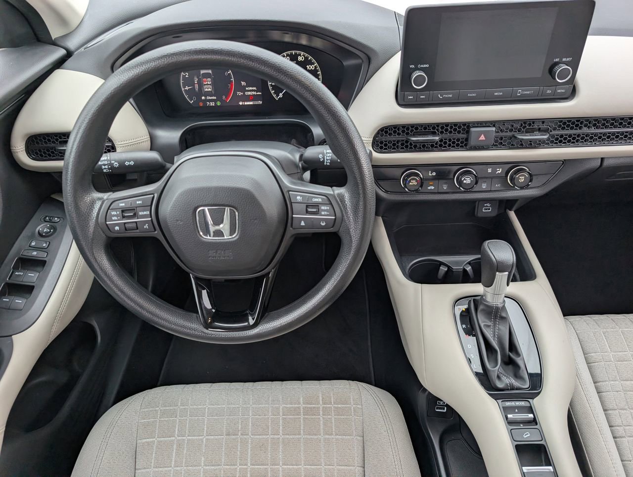 Used 2023 Honda HR-V LX image 10