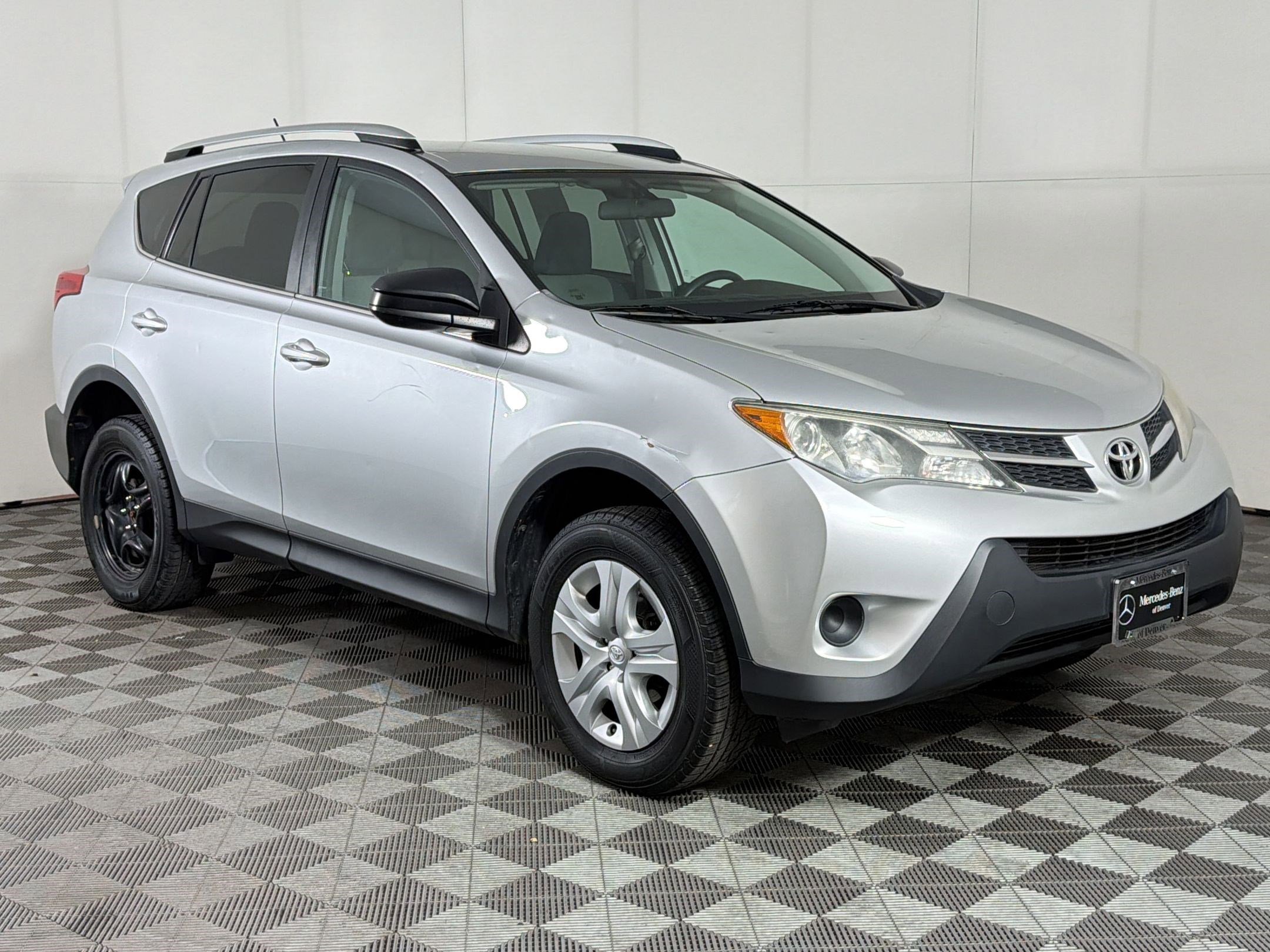 Used 2015 Toyota RAV4 LE image 7