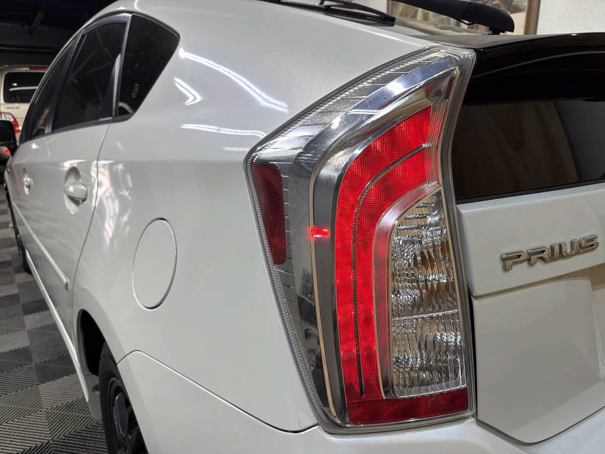 Used 2012 Toyota Prius Two FWD image 7