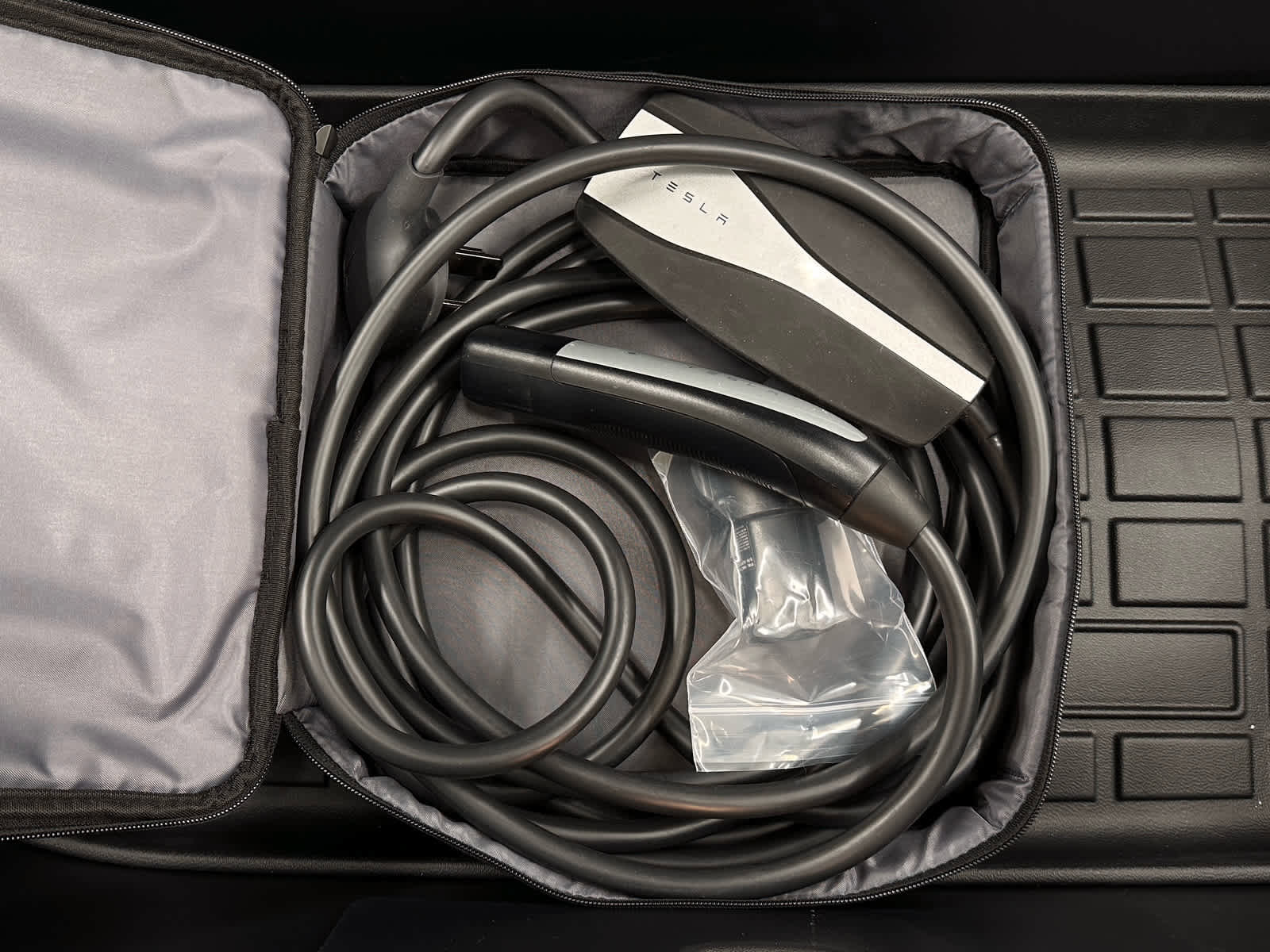 Used 2024 Tesla Model Y Long Range image 41