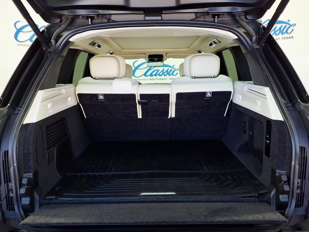 Used 2024 Land Rover Range Rover Autobiography AWD/4WD image 9