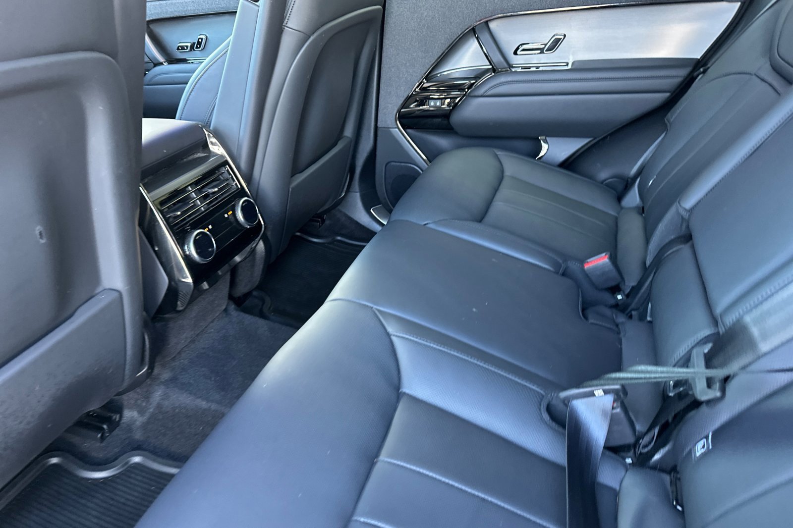 Certified 2024 Land Rover Range Rover Sport Dynamic SE image 9