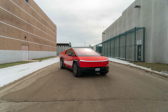 Used 2025 Tesla Cybertruck AWD Crew Cab image 28