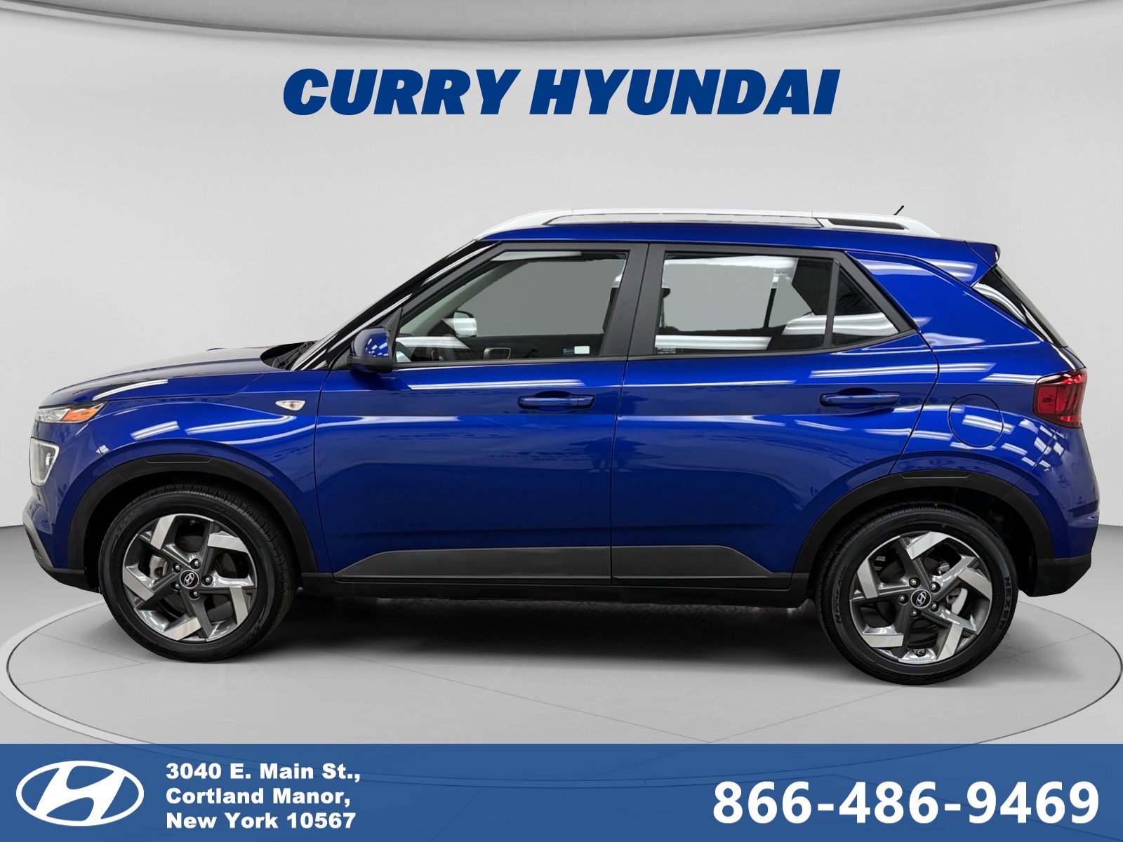 Used 2023 Hyundai Venue SEL w/ Cargo Package FWD image 2