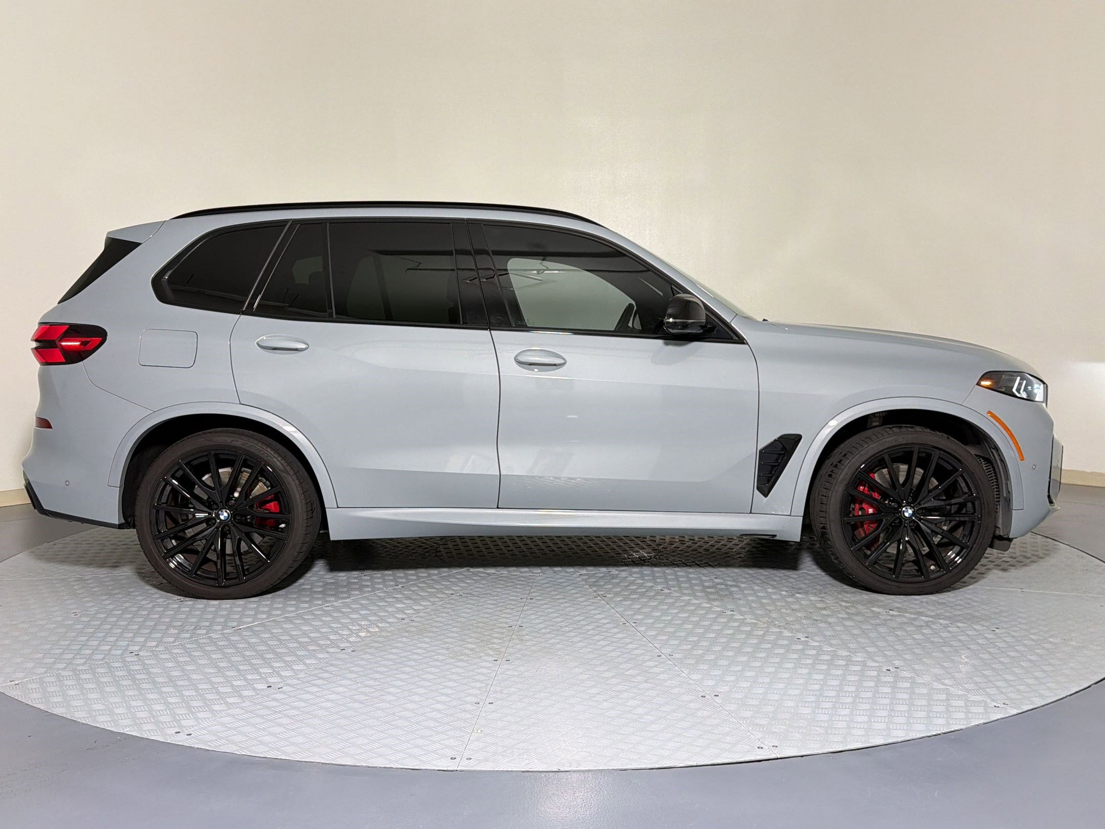 Certified 2025 BMW X5 M60i w/ Parking Assistance Package AWD/4WD image 8