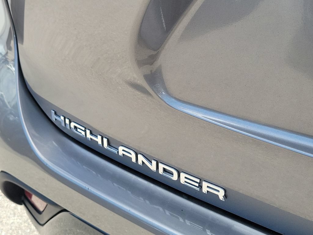 Certified 2026 Toyota Highlander Limited AWD/4WD image 11