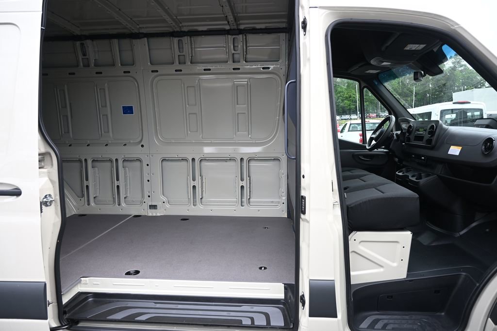 Used 2025 Mercedes-Benz Sprinter 3500 image 18