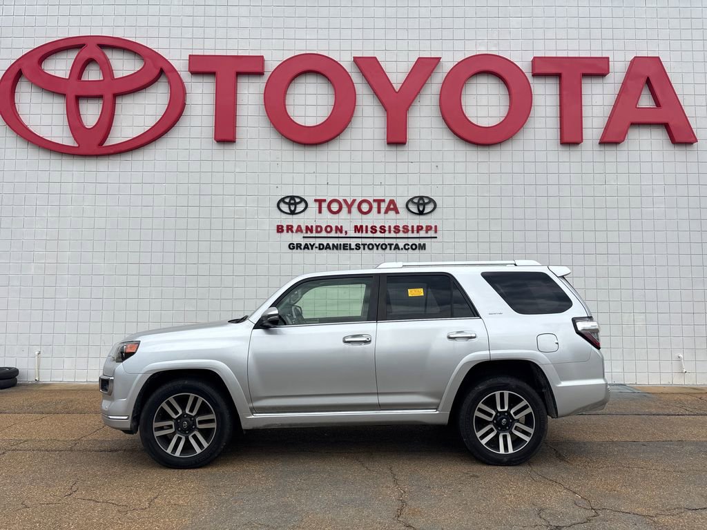 Used 2015 Toyota 4Runner Limited AWD/4WD image 4