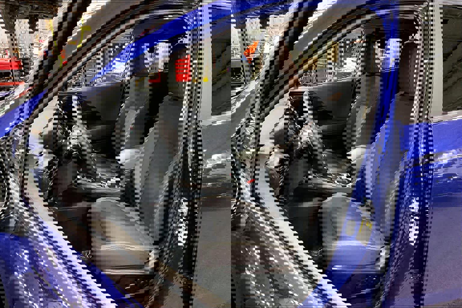 Used 2025 Subaru Crosstrek 2.0i Premium image 8