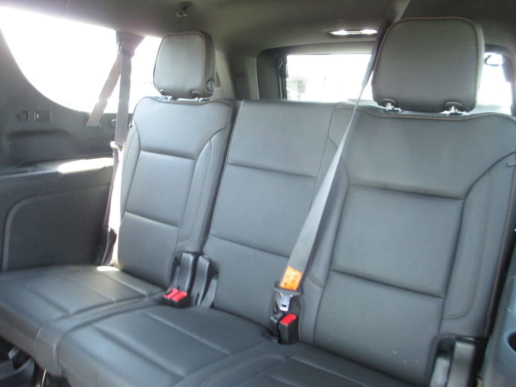 Used 2022 Chevrolet Suburban High Country AWD/4WD image 24