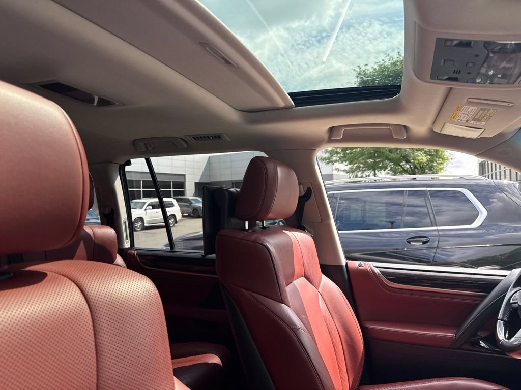 Used 2018 Lexus LX 570 4WD w/ Luxury Package image 10