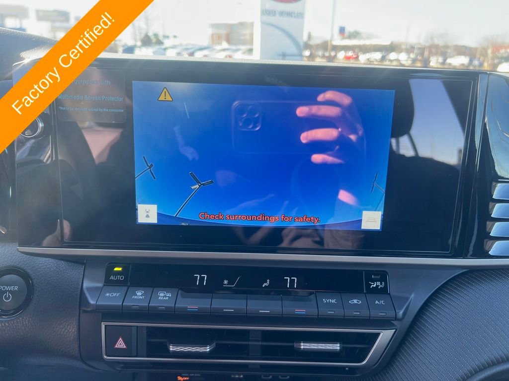 Used 2025 Toyota Camry SE image 20