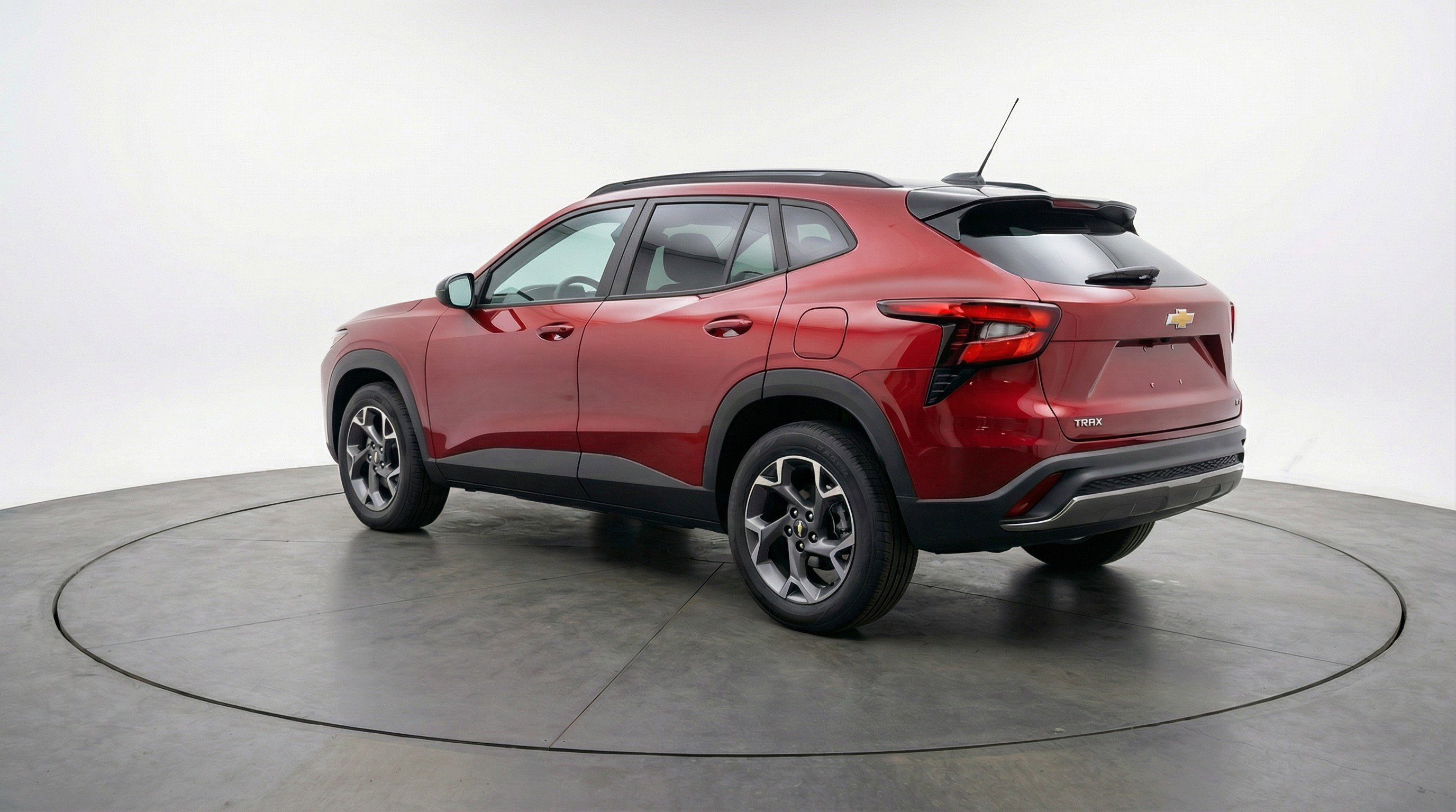 Used 2025 Chevrolet Trax LT w/ LT Convenience Package image 6