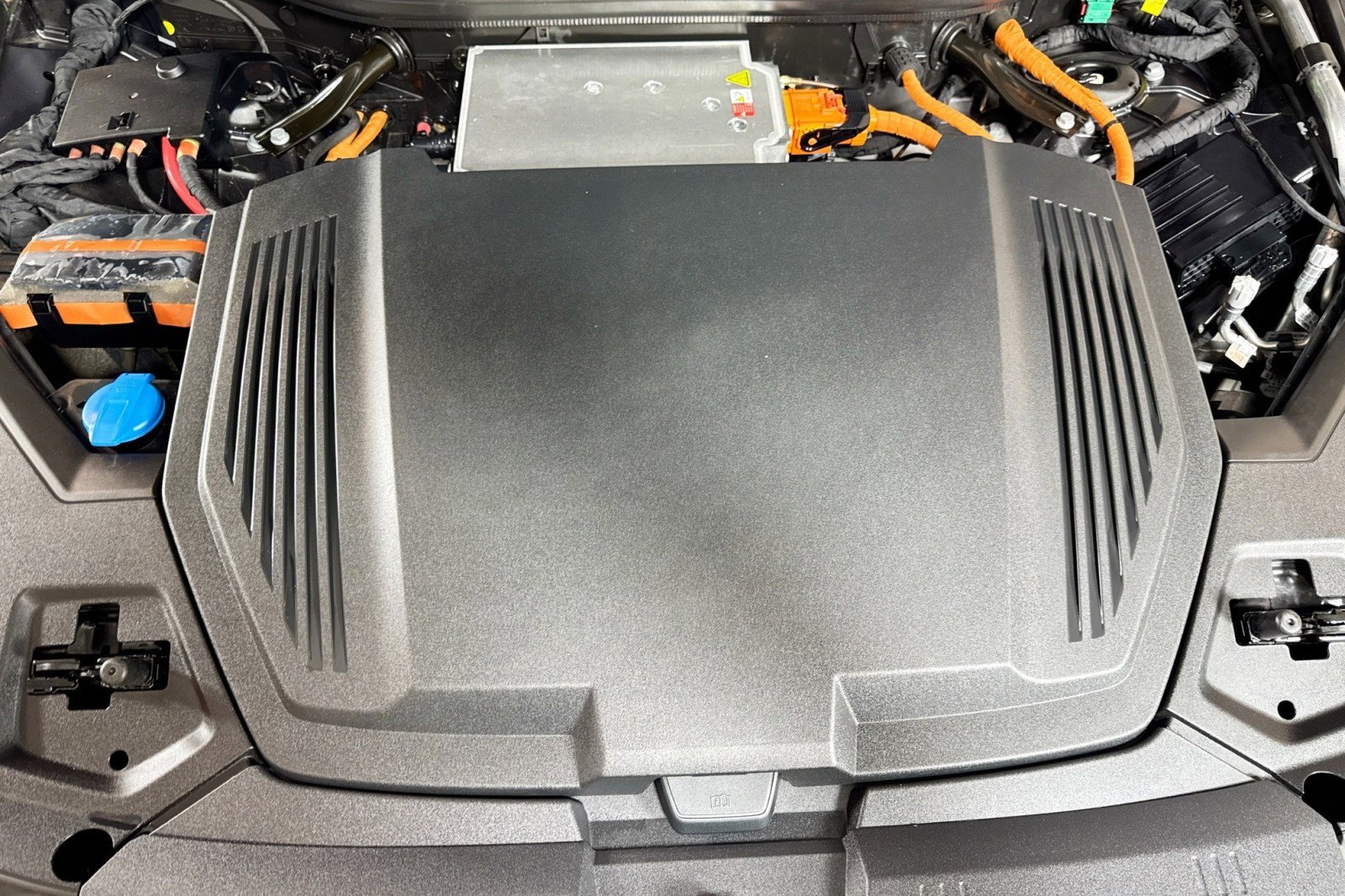 Used 2024 Audi Q8 e-tron Prestige w/ Prestige Package image 29