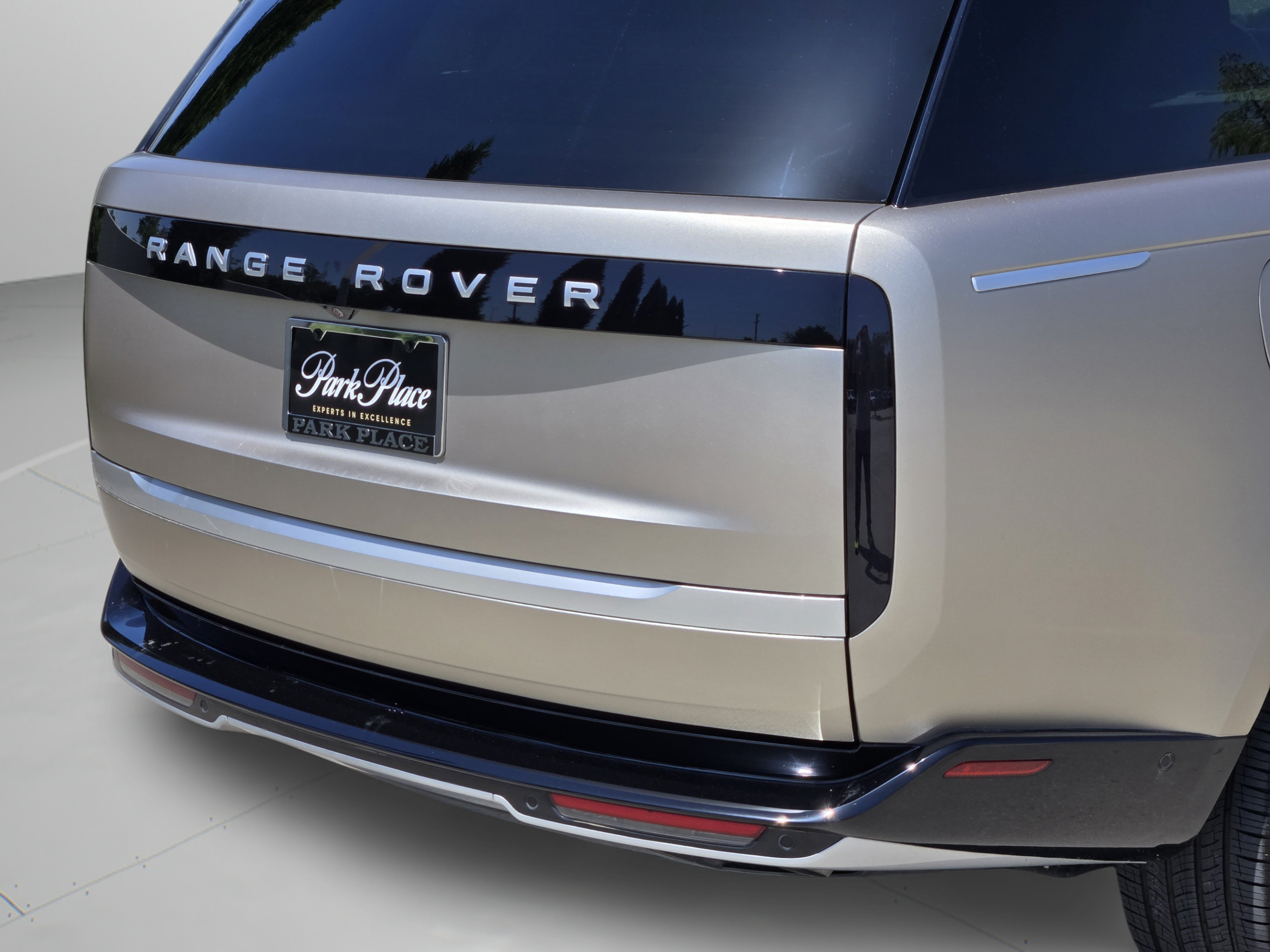 Used 2025 Land Rover Range Rover Long Wheelbase Autobiography AWD/4WD image 40