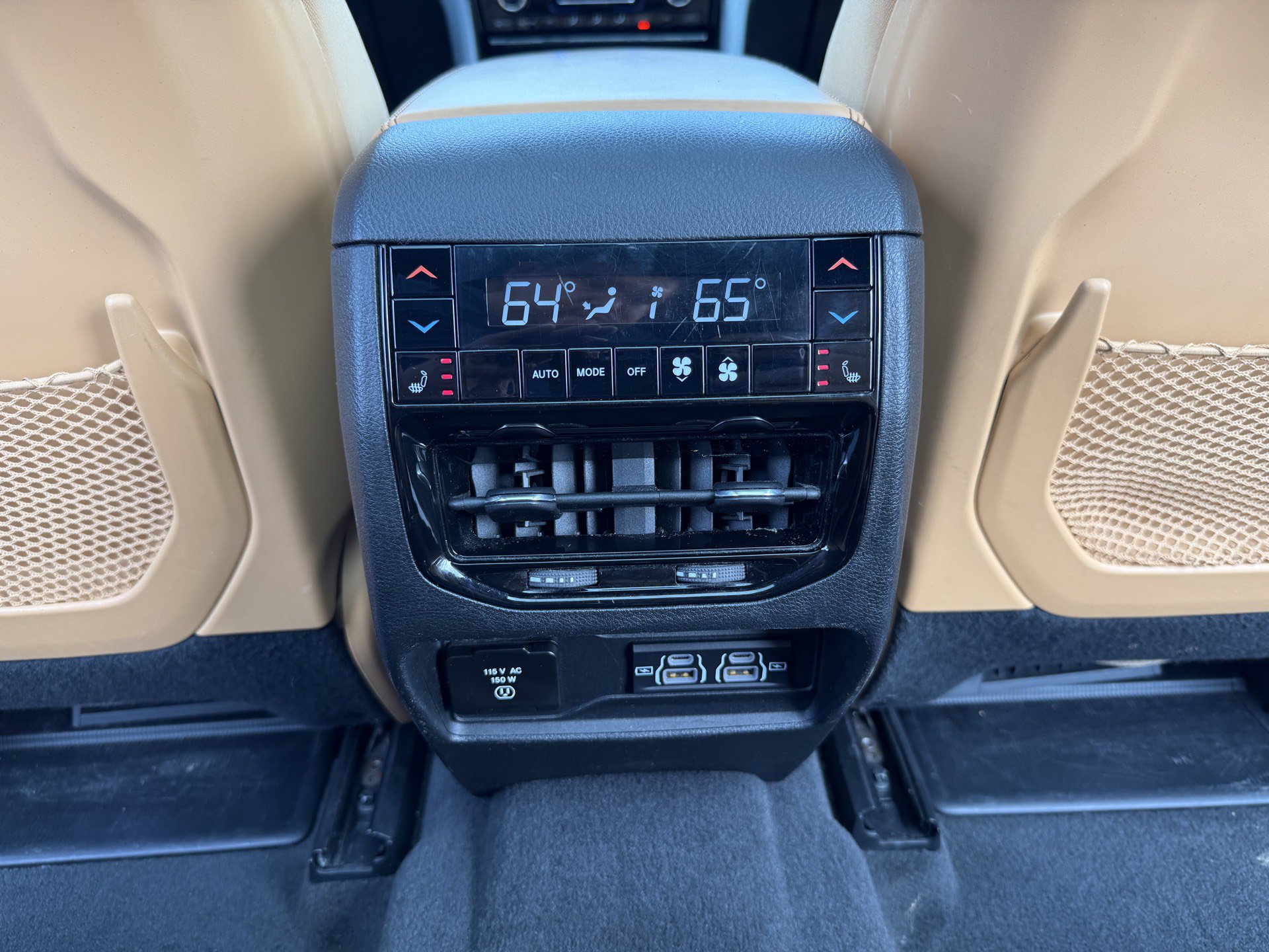 Used 2021 Jeep Grand Cherokee L Summit w/ Luxury Tech Group V AWD/4WD image 37