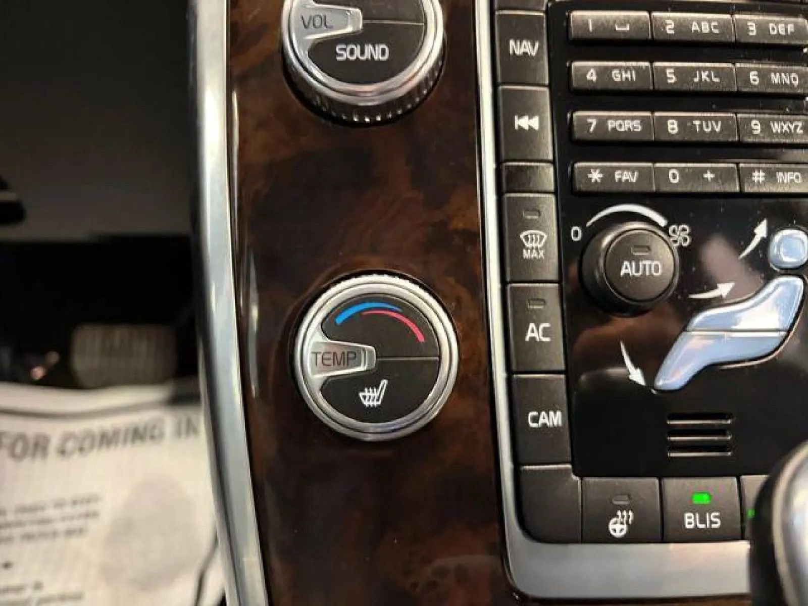 Used 2016 Volvo XC70 T5 Premier w/ Proximity Package image 20