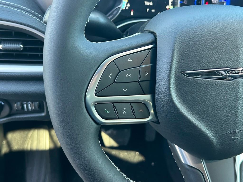 New 2026 Chrysler Pacifica Select image 32