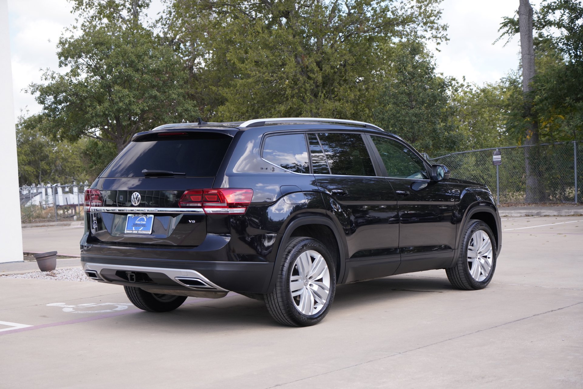 Used 2019 Volkswagen Atlas SE w/ Towing Package FWD image 5