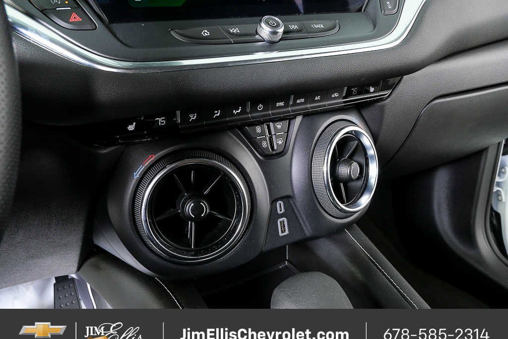 Certified 2025 Chevrolet Blazer LT FWD image 15