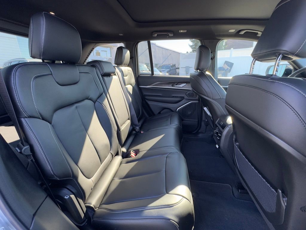 New 2026 Jeep Grand Cherokee Limited w/ Limited Altitude Package image 22
