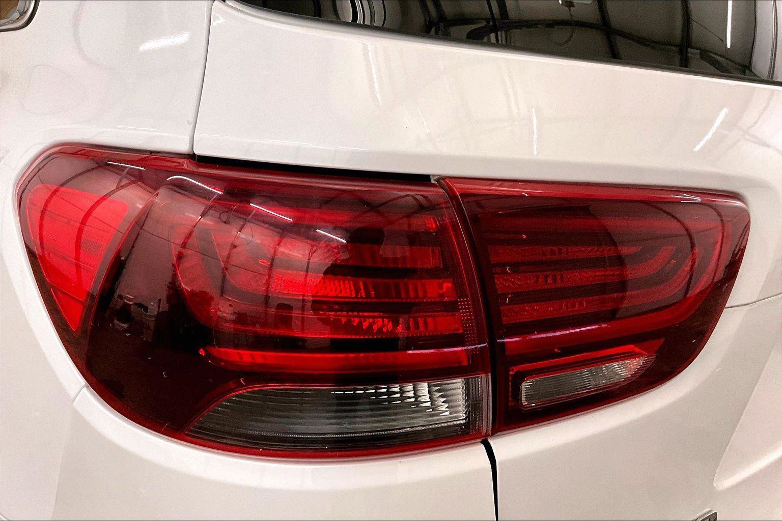 Used 2020 Kia Sorento AWD V6 image 29