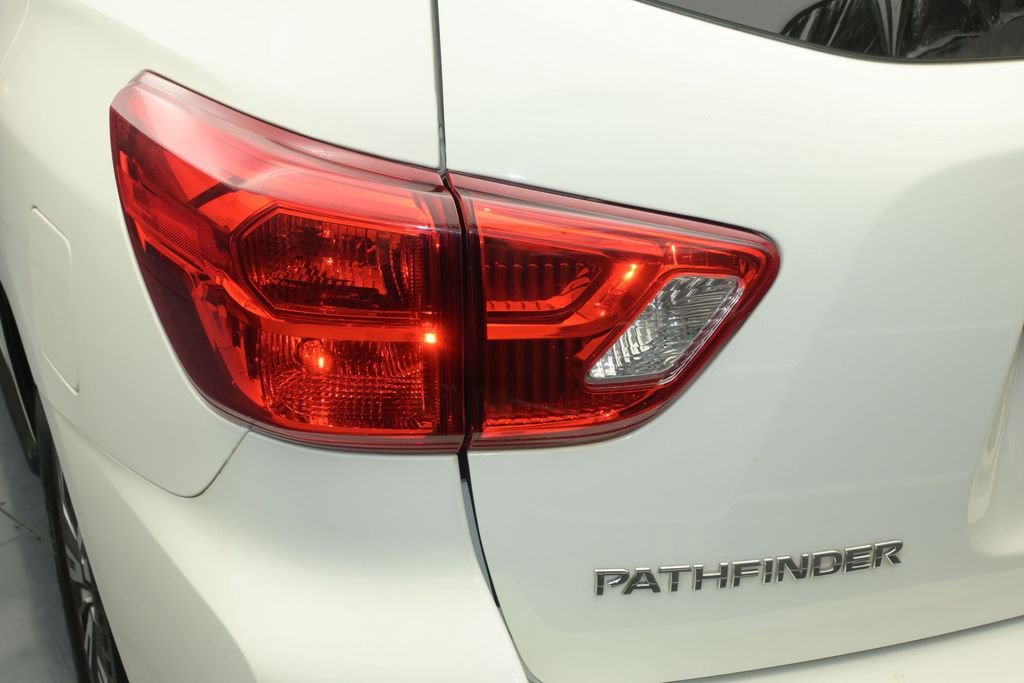Used 2019 Nissan Pathfinder SL AWD/4WD image 12