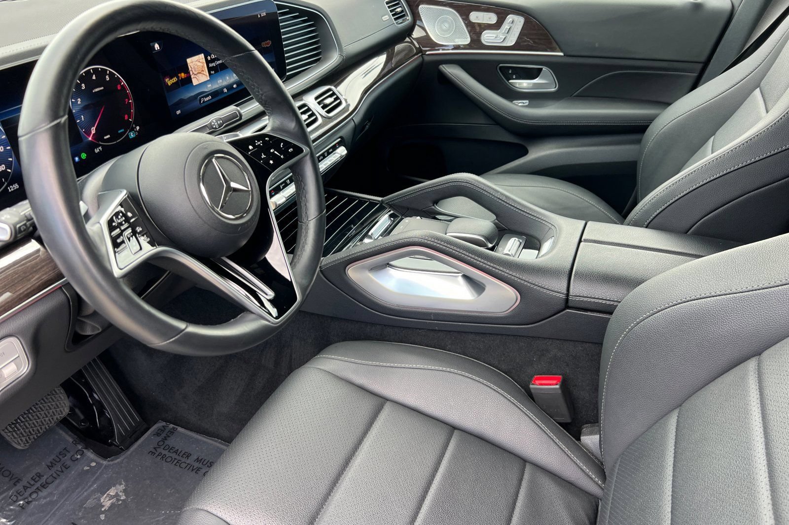 Used 2025 Mercedes-Benz GLS 450 4MATIC image 14