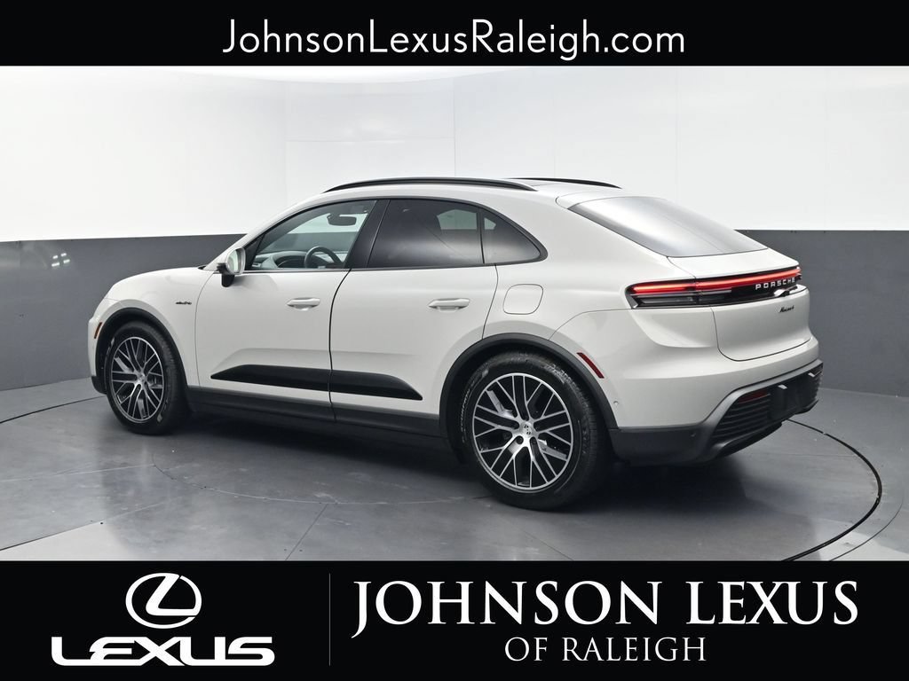Used 2026 Porsche Macan 4 Electric AWD/4WD image 7