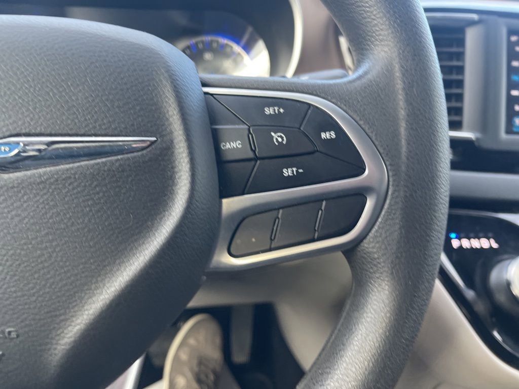 Used 2018 Chrysler Pacifica Touring Plus w/ Tire & Wheel Group image 26