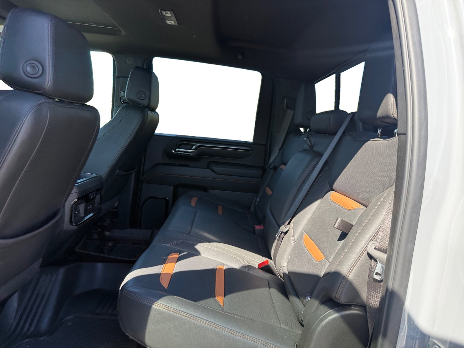 Used 2025 GMC Sierra 2500 AT4 w/ AT4 Premium Plus Package image 16