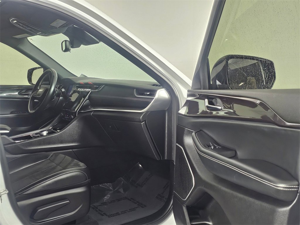 Used 2022 Jeep Grand Cherokee L Laredo image 12