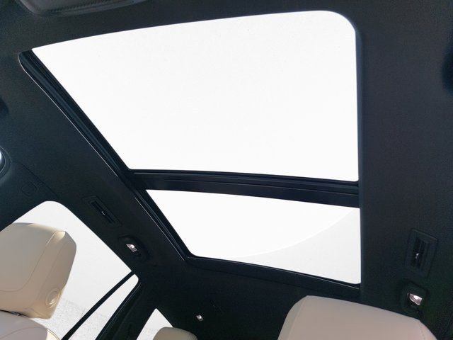 Used 2025 Cadillac XT6 Sport w/ LPO, Floor Liner Package image 36