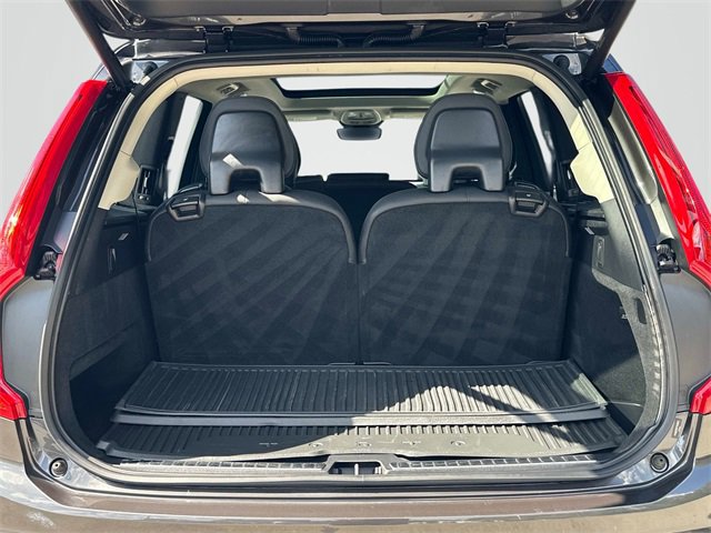 Used 2023 Volvo XC90 B6 Plus image 19