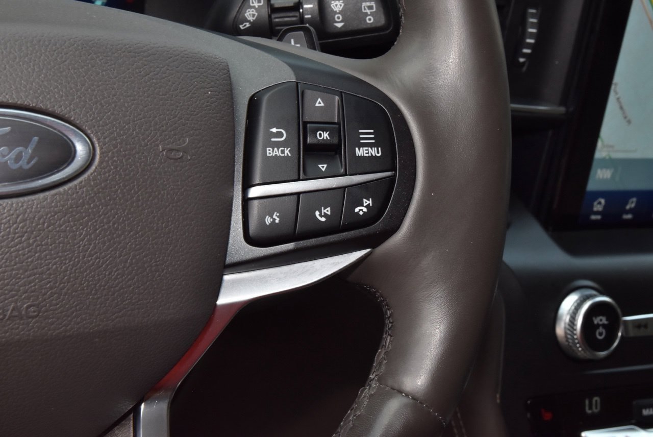 Used 2020 Ford Explorer Platinum w/ Premium Technology Package AWD/4WD image 26