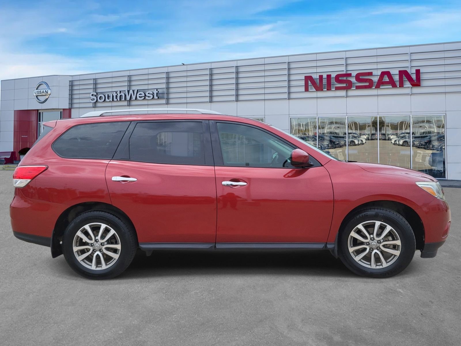 Used 2016 Nissan Pathfinder S FWD video 2