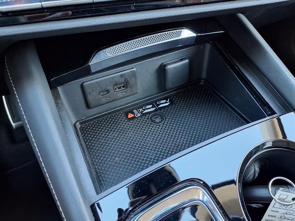 Certified 2025 Buick Envision Sport Touring image 11