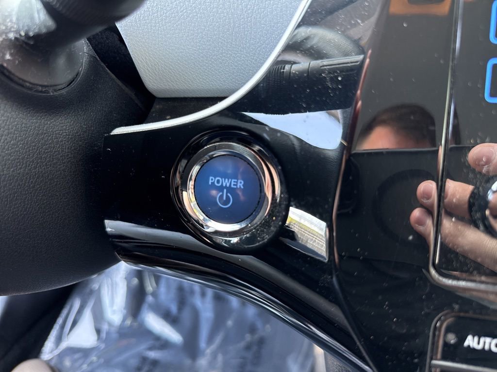 Used 2017 Toyota Prius Two image 11