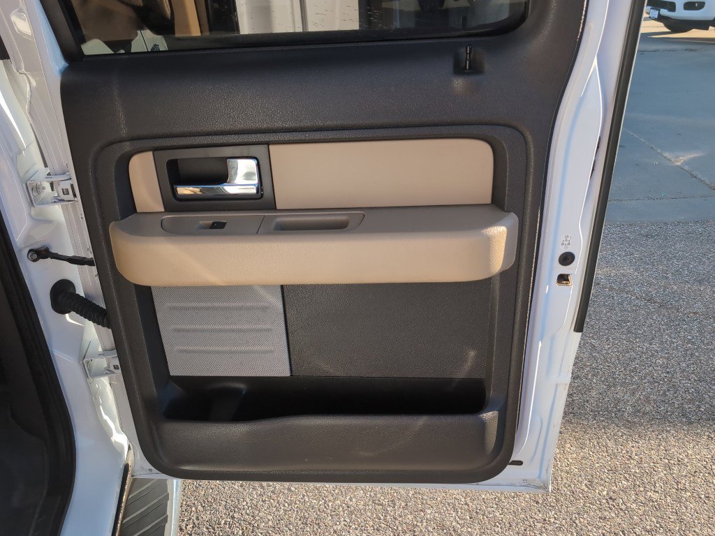 Used 2014 Ford F150 XLT w/ XLT Chrome Package image 18