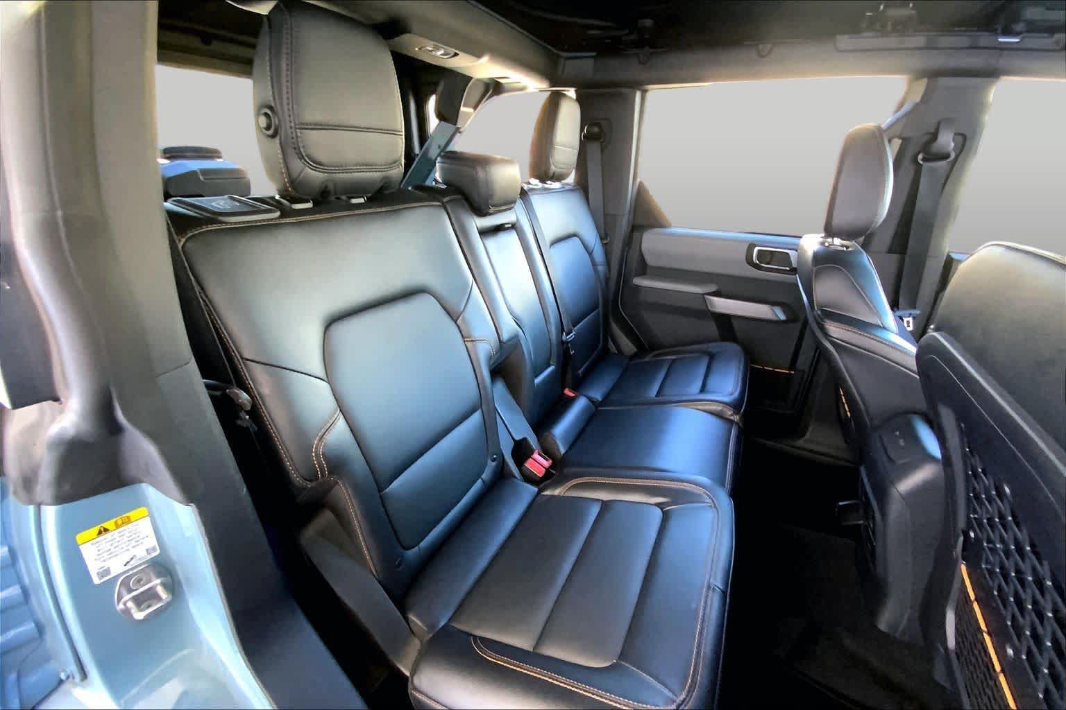 Used 2023 Ford Bronco Badlands w/ Sasquatch Package AWD/4WD image 18