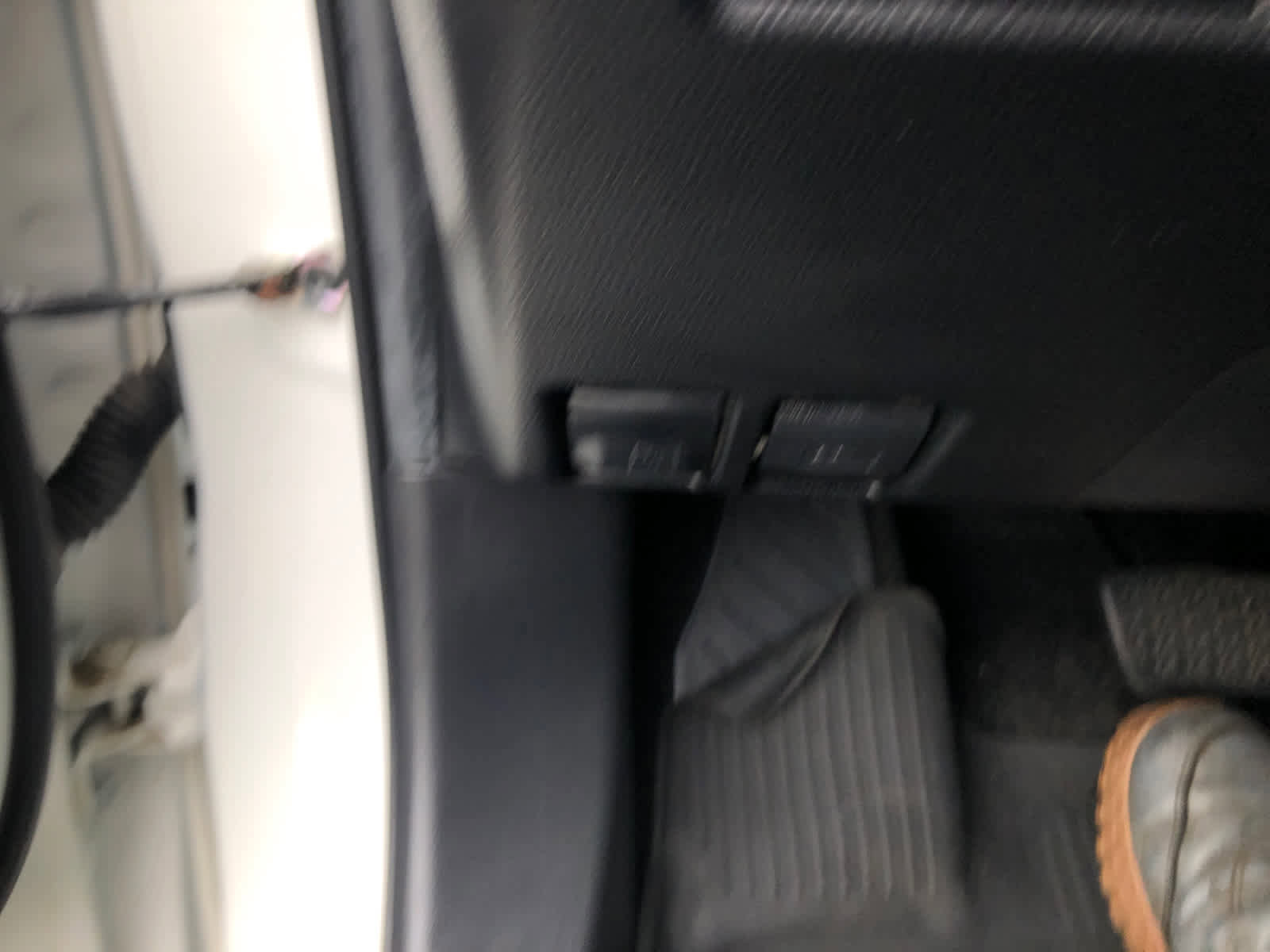 Used 2021 Toyota RAV4 LE AWD/4WD image 11